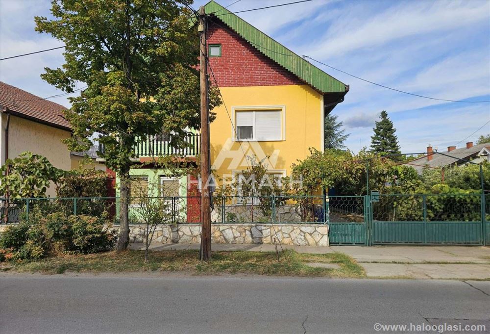 продаётся двухэтажный дом в Кертваросе — фото