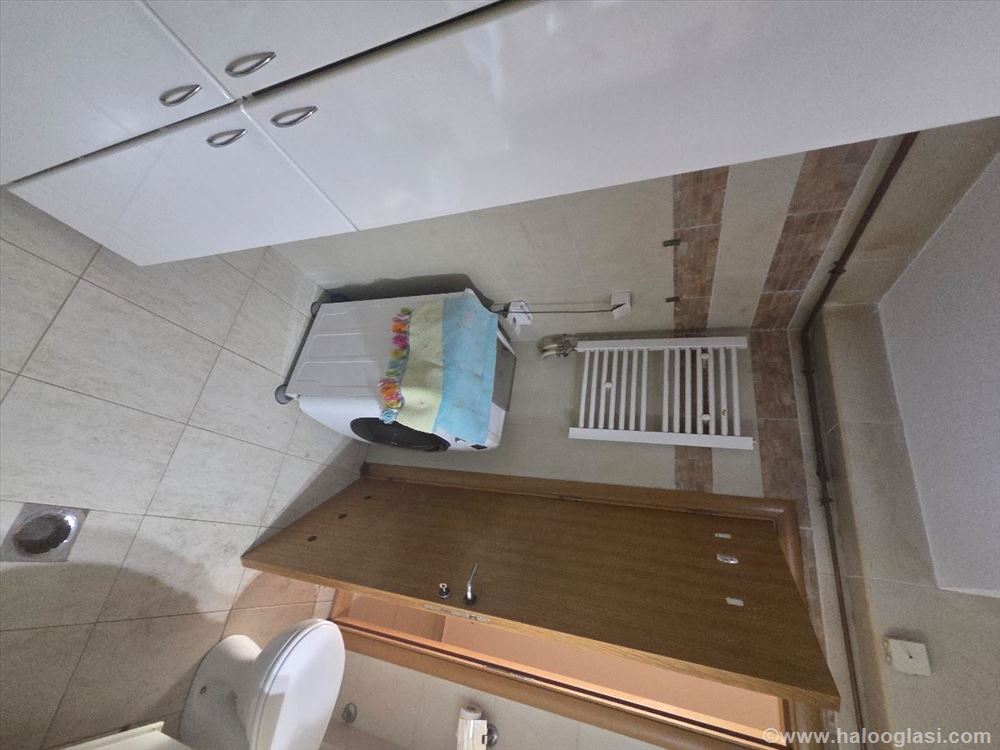 for rent one-and-a-half-room apartment with garage space — photo