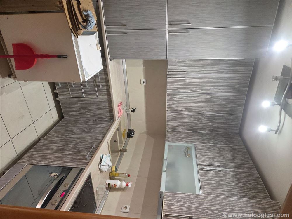 for rent one-and-a-half-room apartment with garage space — photo