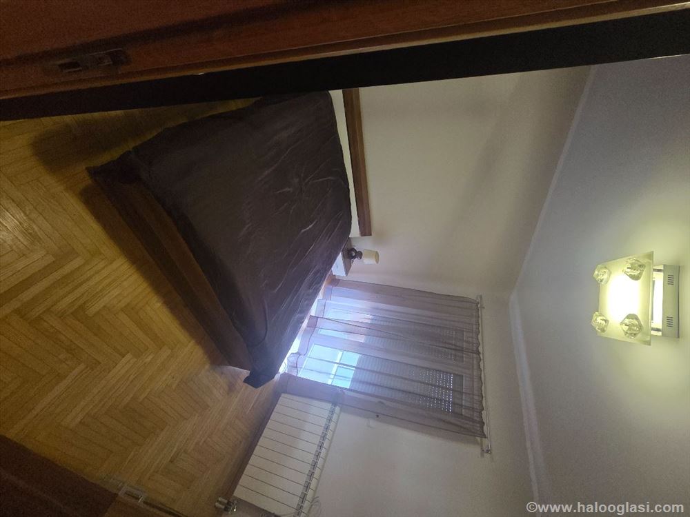 for rent one-and-a-half-room apartment with garage space — photo
