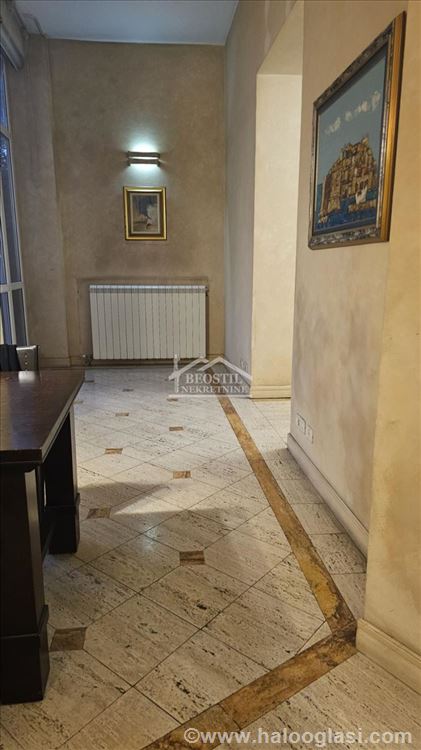 Престижная квартира-салон в Врачаре - 190 m² — фото