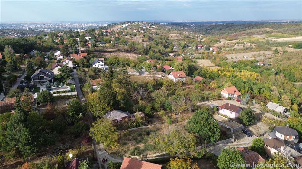 Srem. Kamenica, građevinsko zemljište 1063m2 HITNO — fotografija