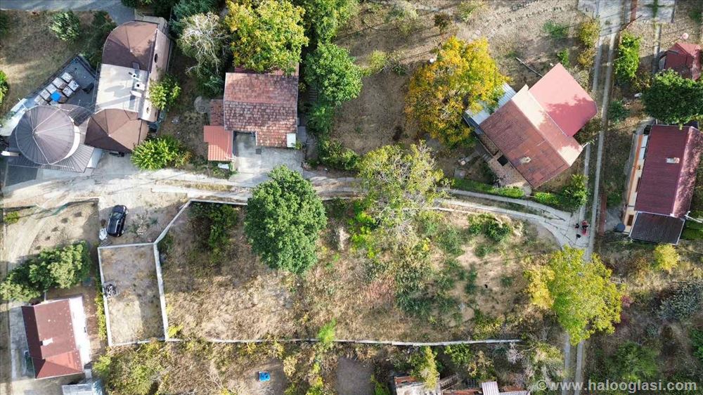 Srem. Kamenica, građevinsko zemljište 1063m2 HITNO — fotografija