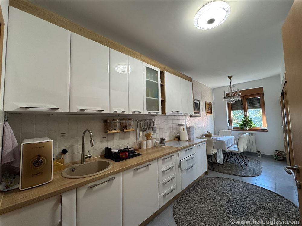 Dedinje, Miloja Đaka |131 m²| four-room apartment — photo