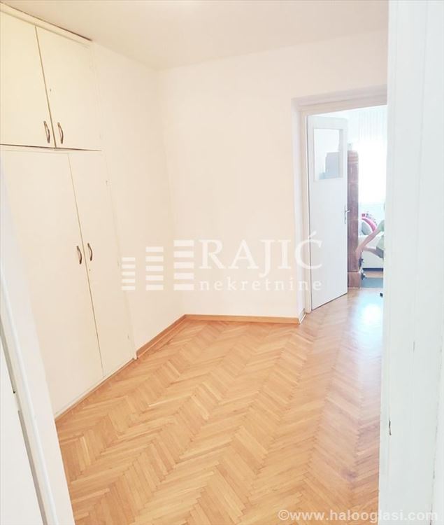 Fotografija stana 15 od 21