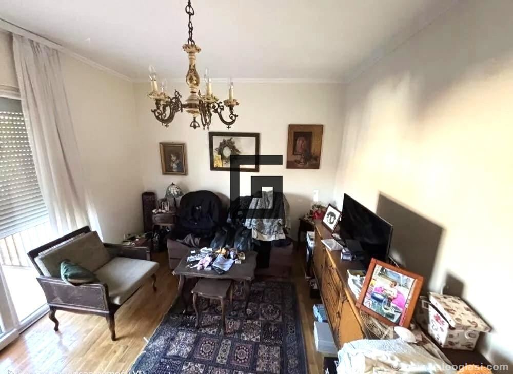 Atraktivan trosoban stan u Gospodar Jovanovoj — fotografija