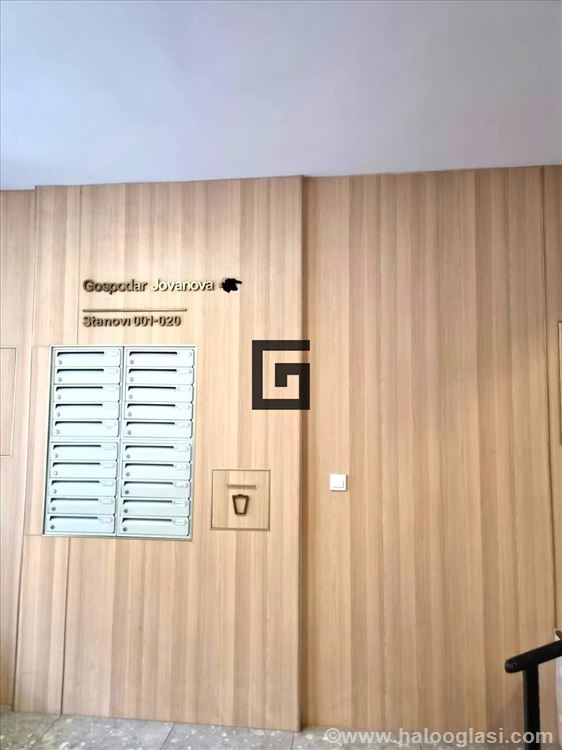 Atraktivan trosoban stan u Gospodar Jovanovoj — fotografija
