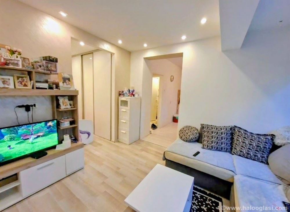 Dobar полуторакомнатная в Земуне, 36m2 на 3 этаже — фото