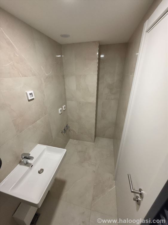 Новый, 3.0 квартира (74m²) — люкс 51, волосы Бежания — фото