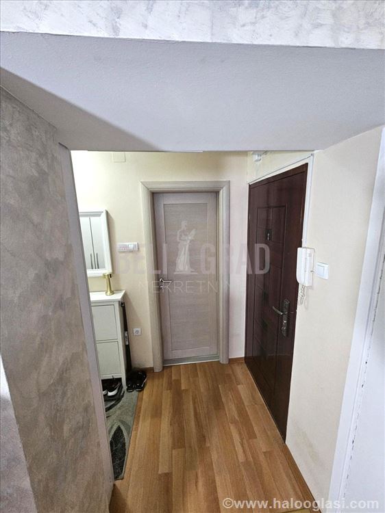 Odlična ponuda-Renoviran 3.0 stan,Labudovo brdo(Uk — fotografija