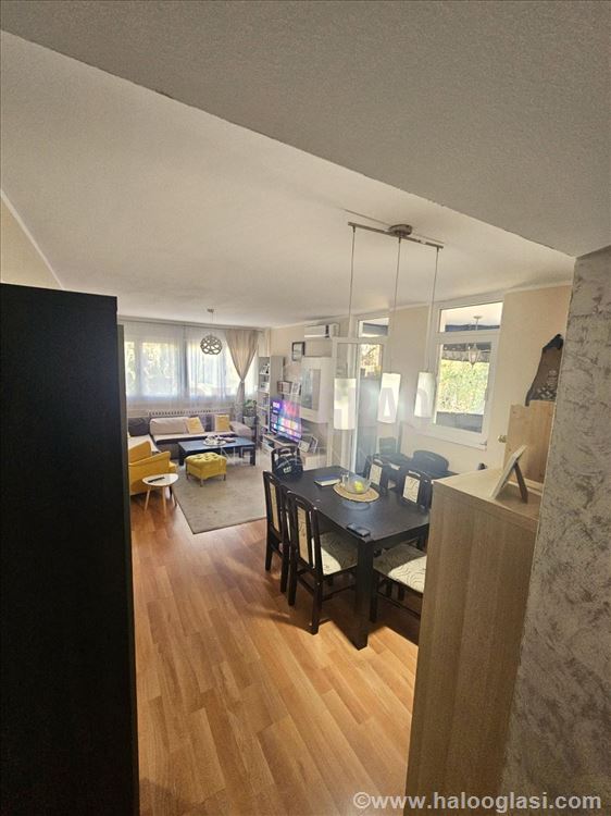 Odlična ponuda-Renoviran 3.0 stan,Labudovo brdo(Uk — fotografija