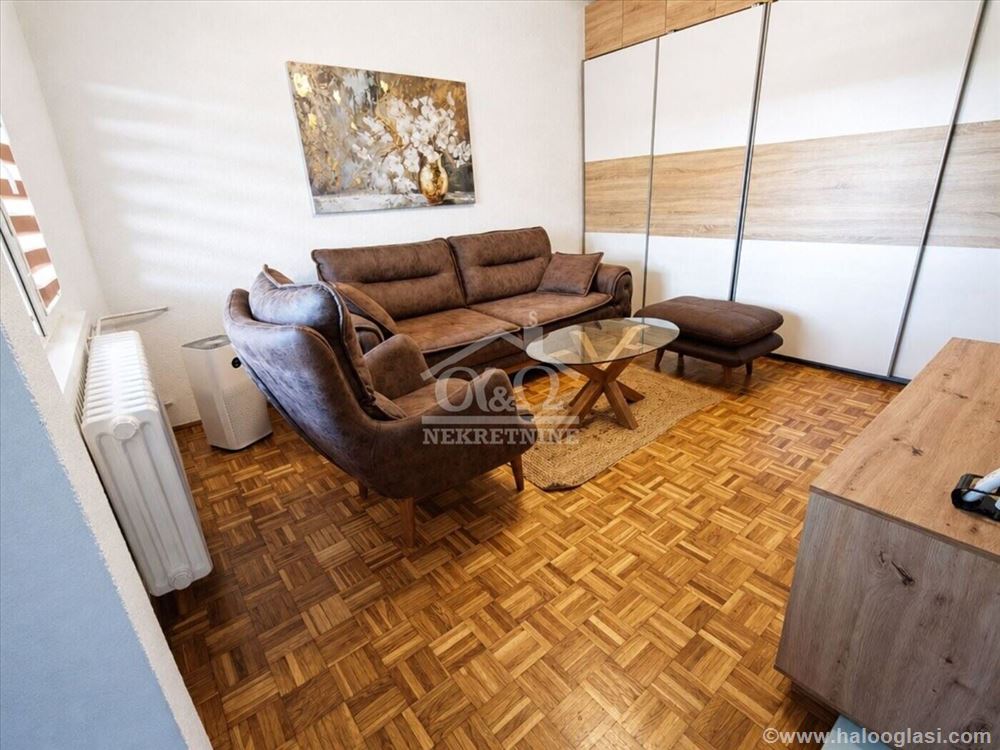 Renovated and fully equipped one-and-a-half-room apartment — photo