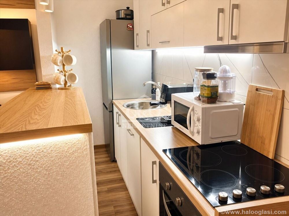 Renovated and fully equipped one-and-a-half-room apartment — photo