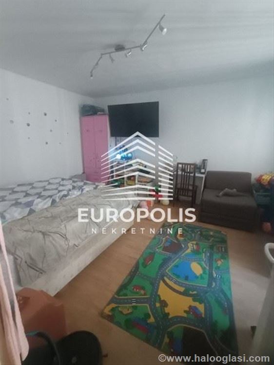 1.5 funkcionalan stan, uknjižen — fotografija