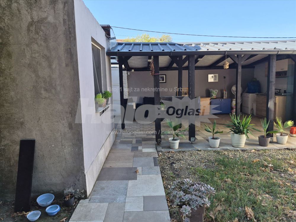 He's home in Kacarev 72 kv with a garage — photo