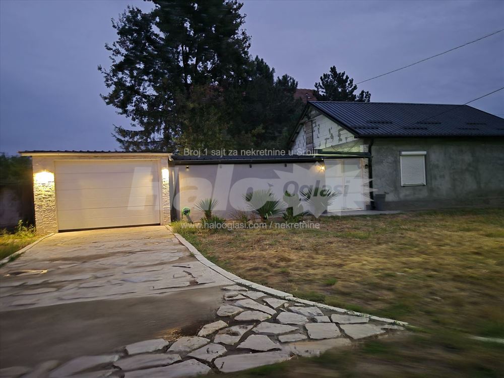 He's home in Kacarev 72 kv with a garage — photo
