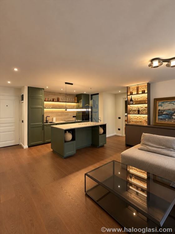 Люкс квартира | 72 m², оформлена в кадастре | отремонтированный — фото