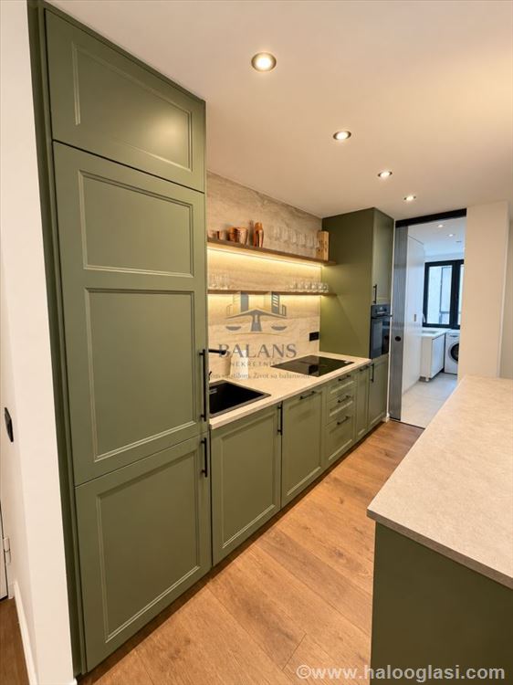 Люкс квартира | 72 m², оформлена в кадастре | отремонтированный — фото