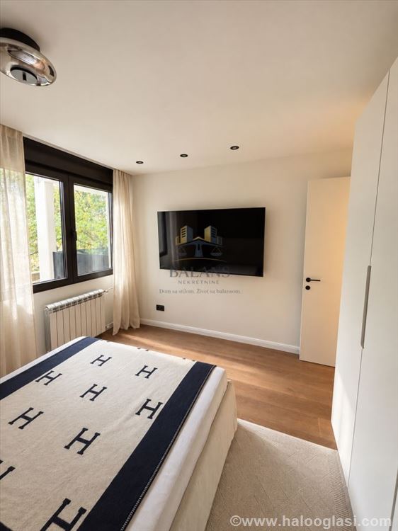 Люкс квартира | 72 m², оформлена в кадастре | отремонтированный — фото