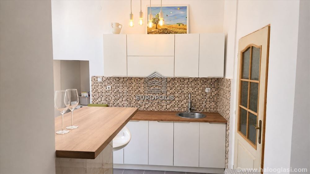 Дуплекс в Земуне, отремонтированный квартира автором 89 m² — фото