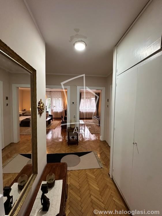Krunska, potpuno opremljen — fotografija