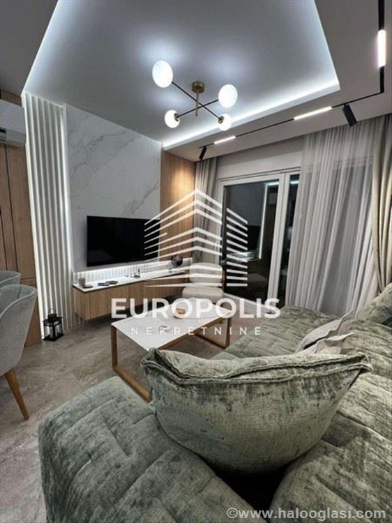 Lux, 1.5, namešten, uknjižen, Bogoslovija — fotografija