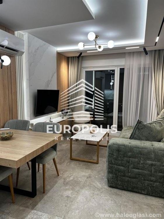 Lux, 1.5, namešten, uknjižen, Bogoslovija — fotografija