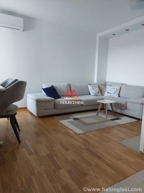 Социальные сети - 40m2 - новинка, полуторакомнатная квартира — фото
