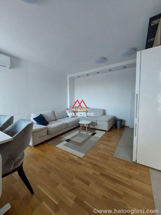 Социальные сети - 40m2 - новинка, полуторакомнатная квартира — фото