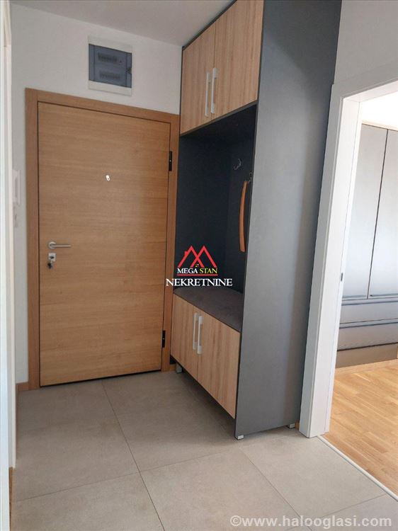 Социальные сети - 40m2 - новинка, полуторакомнатная квартира — фото