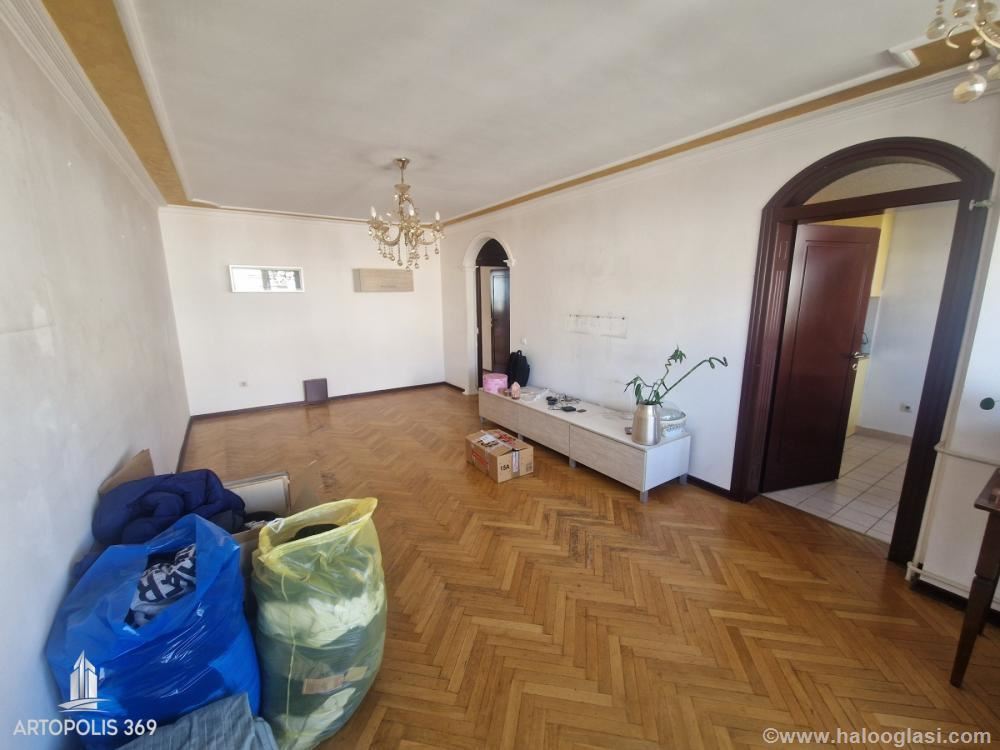 Strukturno najlepši trosoban stan na Ceraku — fotografija
