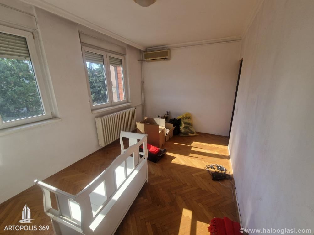 Strukturno najlepši trosoban stan na Ceraku — fotografija