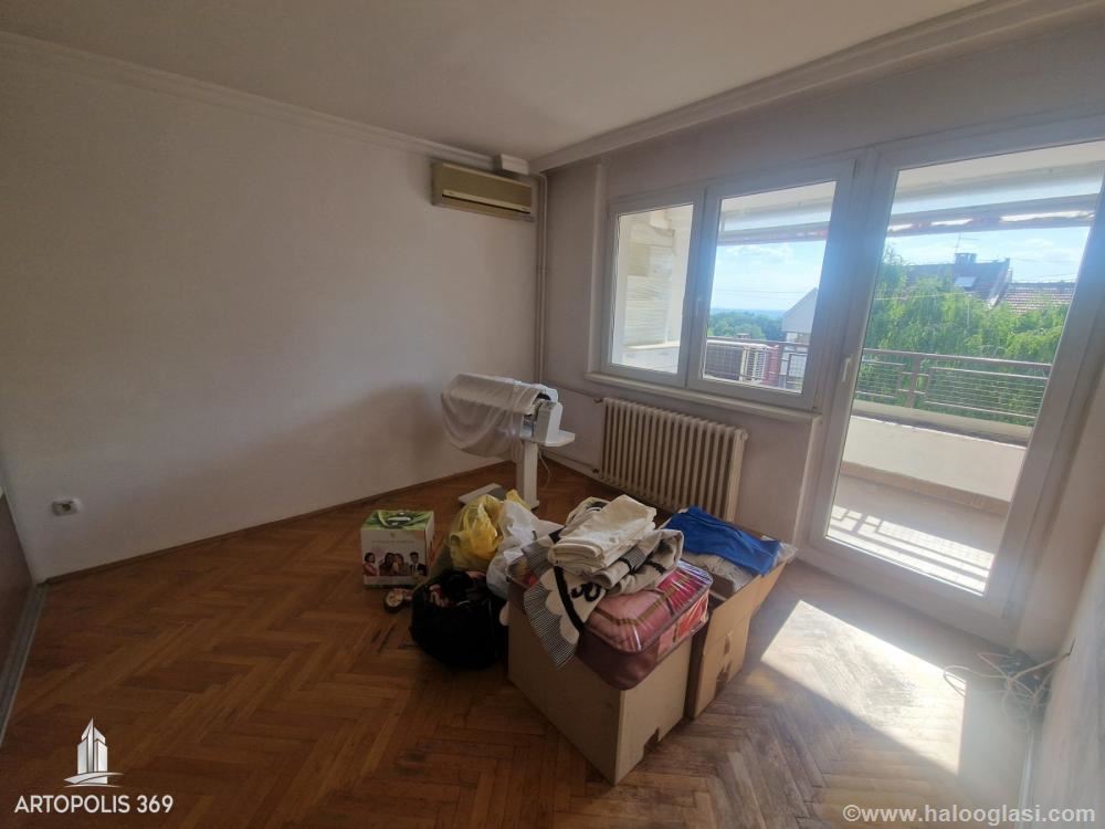 Strukturno najlepši trosoban stan na Ceraku — fotografija