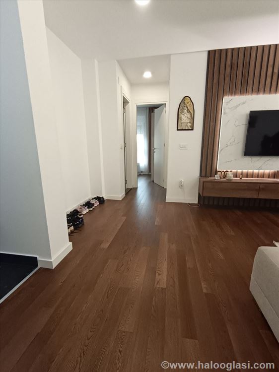 Bubanj novo-opremljen stan sa garaznim mestom 63m2 — fotografija