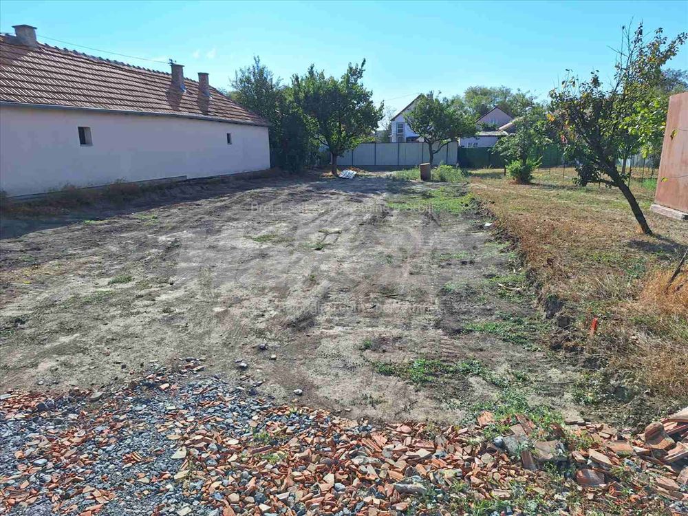 Prodaje se građevinski plac - Zrenjanin - 430 m² — fotografija