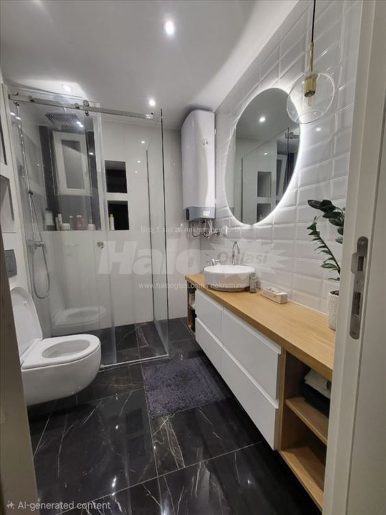 2.0 Dimitrija Tucovića, 97 m2 sa garažom — fotografija