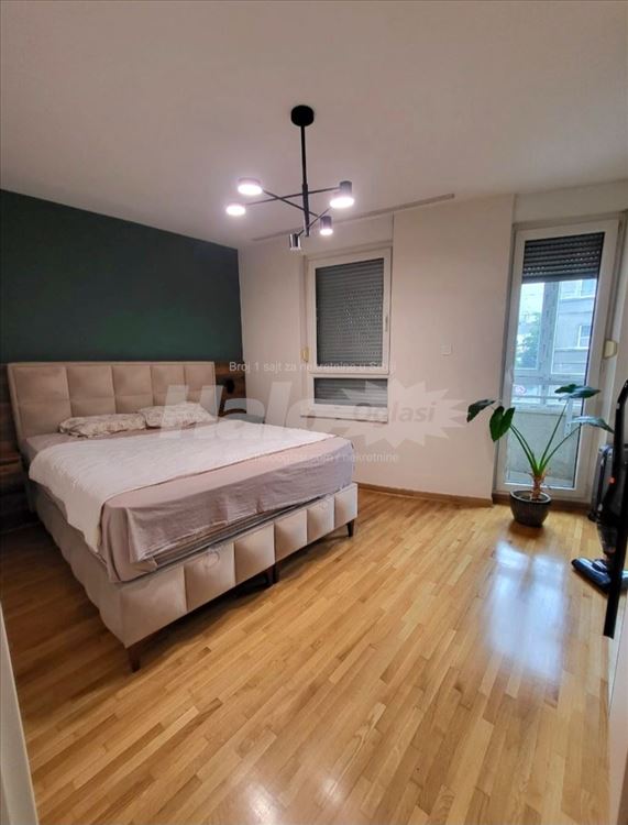 2.0 Dimitrija Tucovića, 97 m2 sa garažom — fotografija