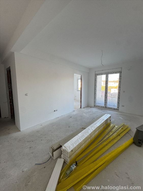 Kaludjerica, across the street Lidla 45 m2, 1st floor — photo