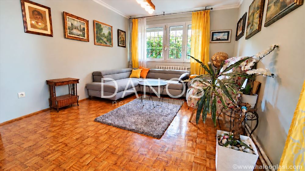 Excellent, renovated 3.0, (69+11) m2 furnished, Dvorišni — photo
