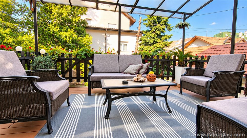 Excellent, renovated 3.0, (69+11) m2 furnished, Dvorišni — photo