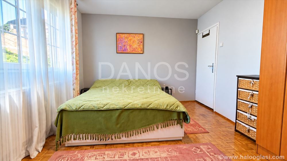 Excellent, renovated 3.0, (69+11) m2 furnished, Dvorišni — photo