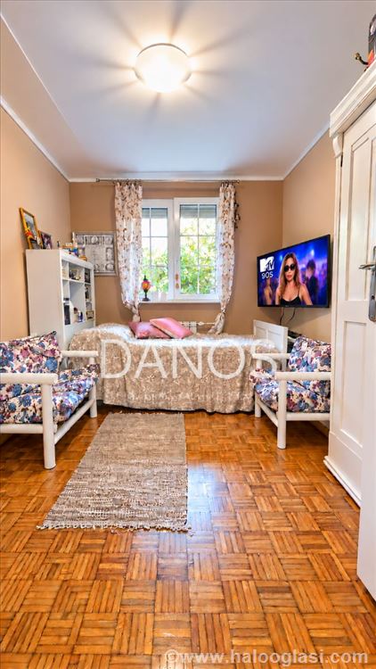 Excellent, renovated 3.0, (69+11) m2 furnished, Dvorišni — photo
