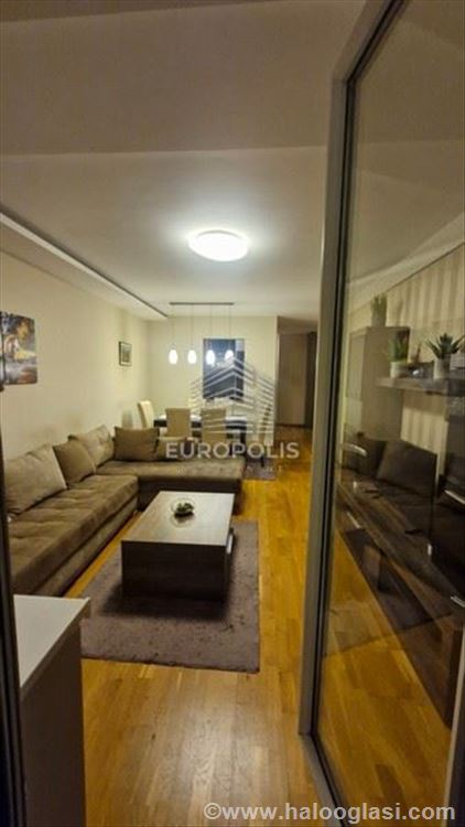 Lux stan kod Đerma — fotografija