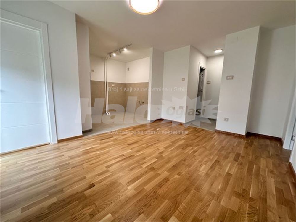 двухкомнатная с половиной, 49m2, Бульвар/Социялно, оформлена в кадастре — фото