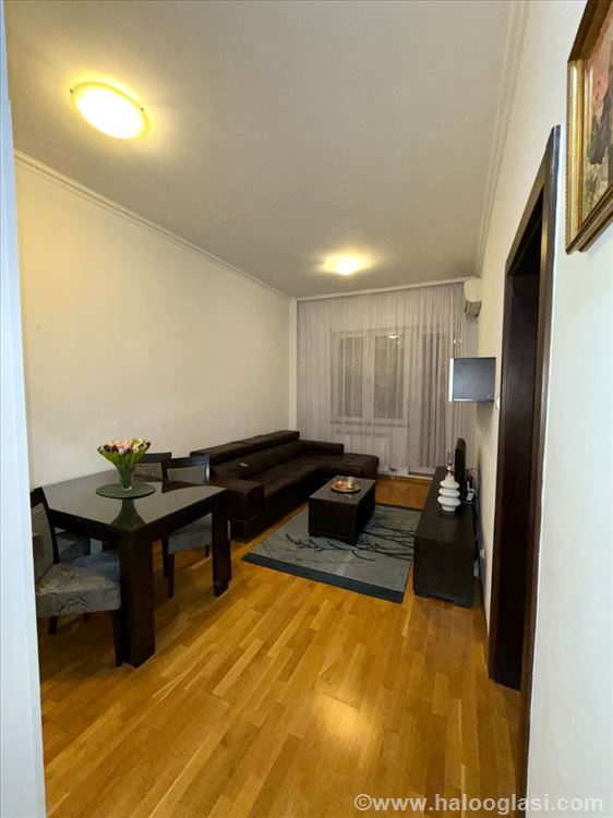 Boulevard Oslobodjenja 47 m2 - 550 EUR — photo