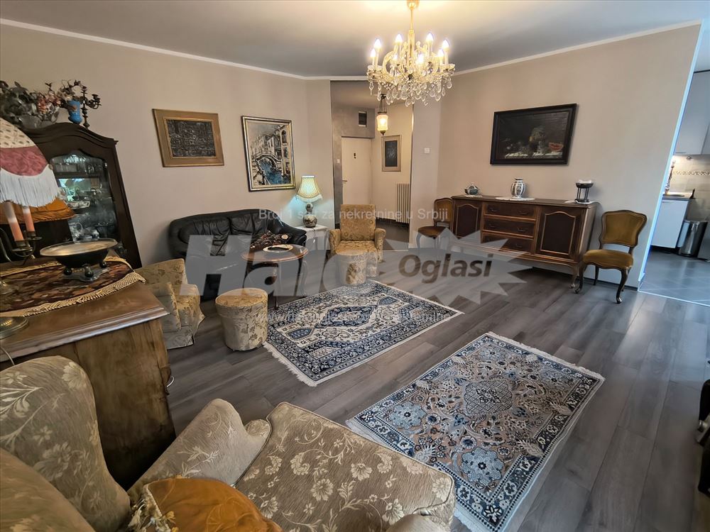 Stan u srcu Vračara - 80 m2 — fotografija
